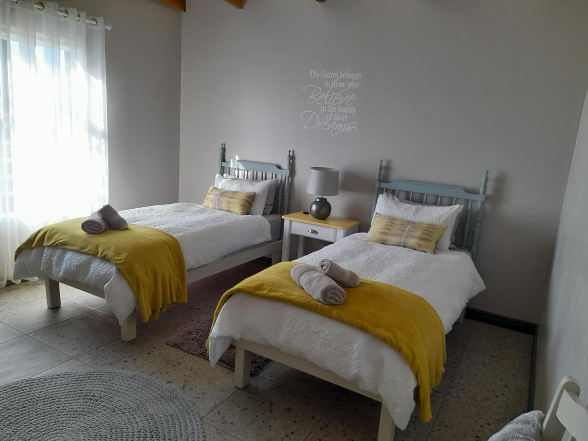 Camelot Cottages Langebaan Exterior foto